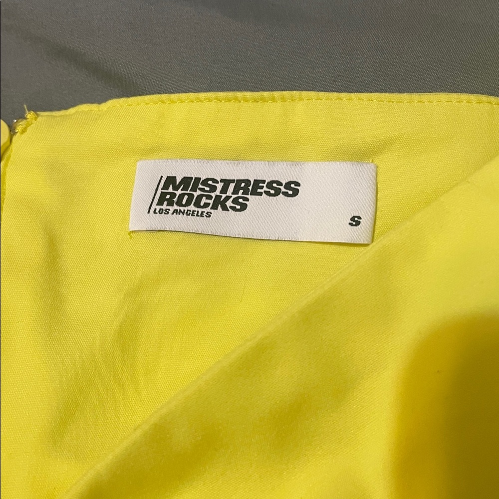 Mistress Rocks Yellow Puff Sleeve Crop Top - Picture 2 of 3
